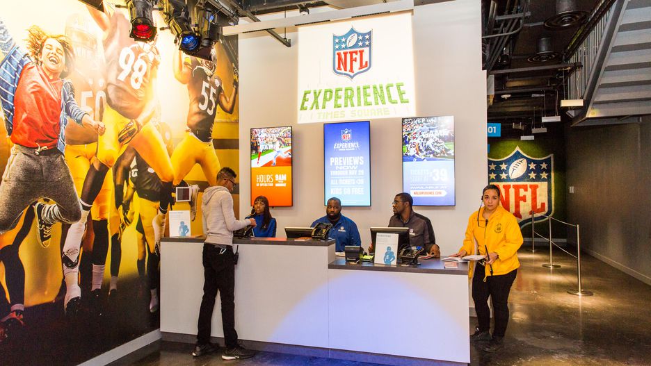 01-nfl-experience-times-square.jpg